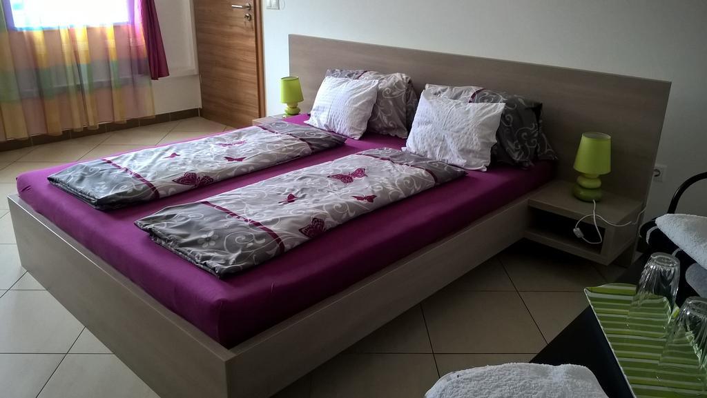 Kazinczy Apartment Kecskemét Quarto foto