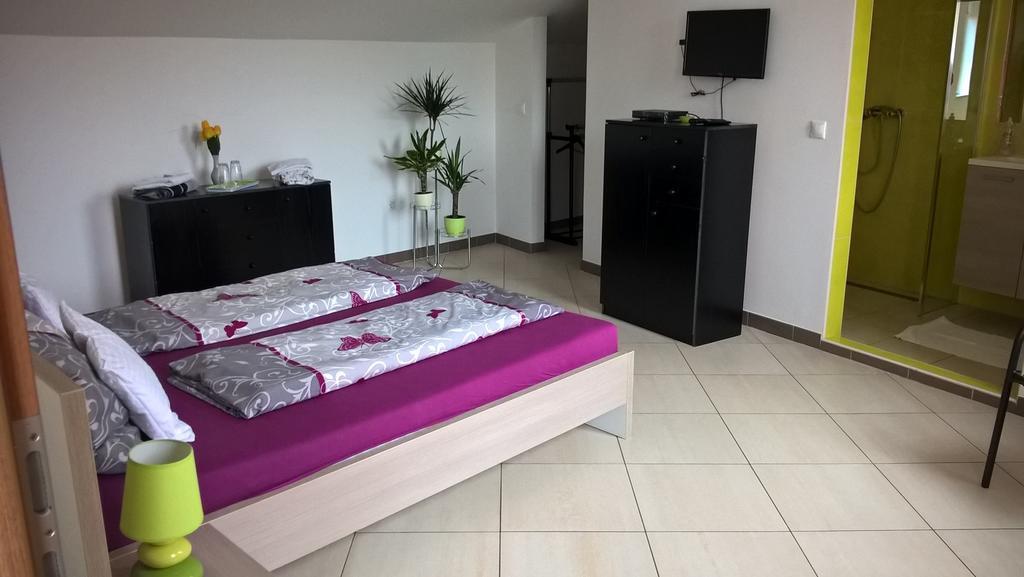 Kazinczy Apartment Kecskemét Quarto foto